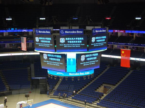 上海奔馳-梅賽德斯文化中心室內顯示屏