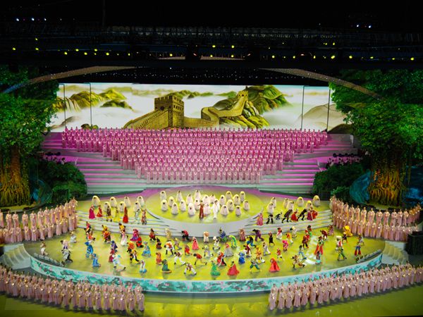 上海世博會(huì)開閉幕式室內(nèi)全彩屏