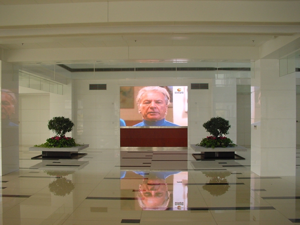 上海外國語教育學院室內全彩顯示屏