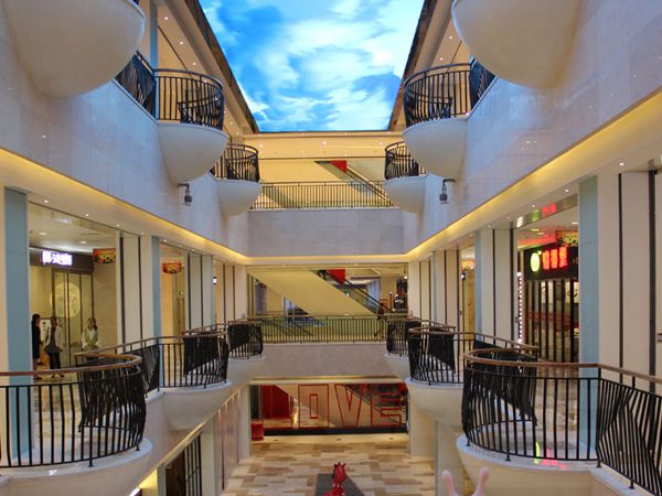 南京國際廣場沿街商業室內led全彩顯示屏