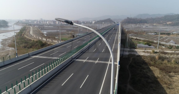 351國(guó)道浦江段道路照明