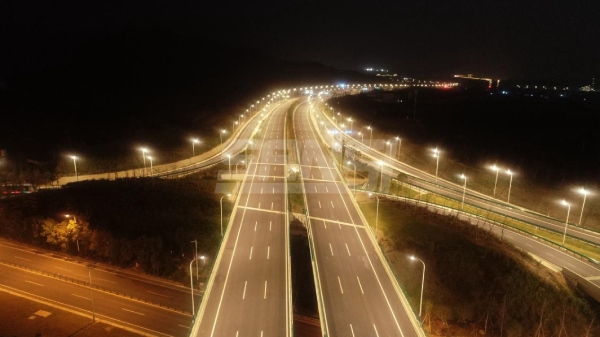 22公里長(zhǎng)的351國(guó)道浦江段道路照明/三思承建