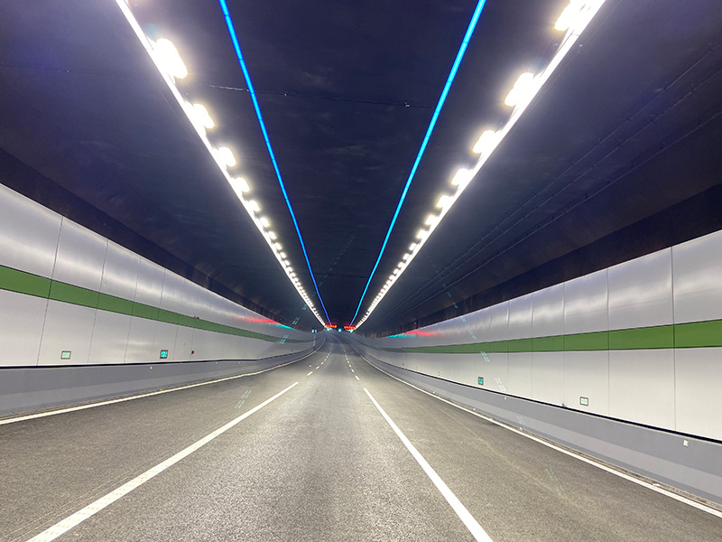 隧道照明方案,LED燈具應(yīng)用,提升行車(chē)安全系數(shù)