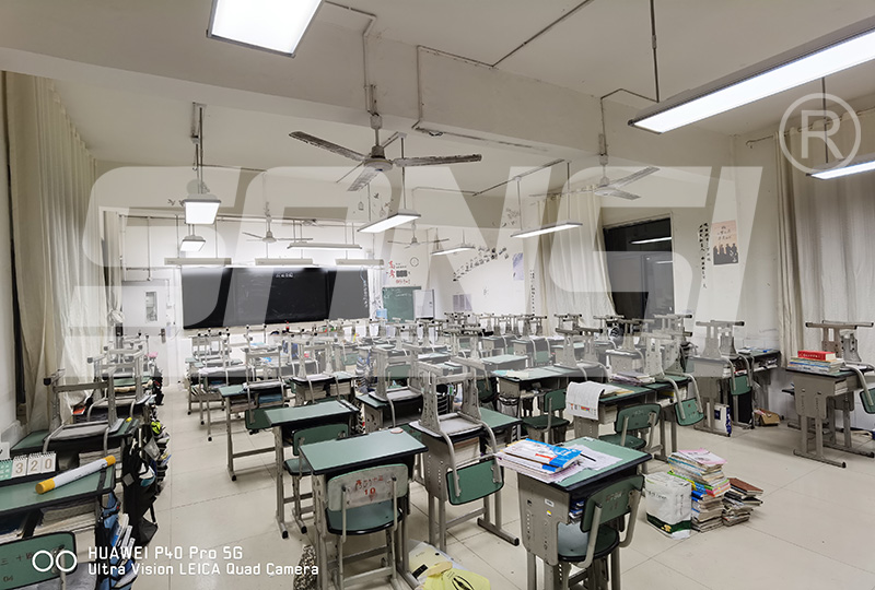 現(xiàn)代教育建設,教室黑板燈,助力教育信息化發(fā)展