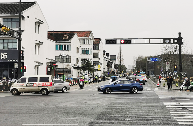 多功能燈桿,“亮相”街頭,集照明,監控,充電,多功能于一體