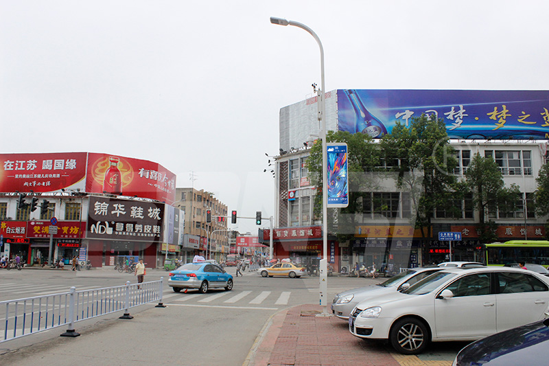 市政路燈,加裝充電接口,綠色出行,城市溫度