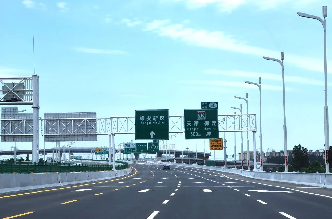 央視聚焦丨京雄高速自動駕駛測試，三思智慧交通系統(tǒng)構(gòu)筑大數(shù)據(jù)核心設(shè)施