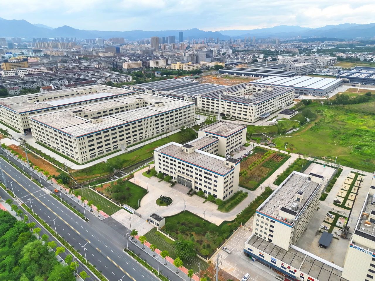 浦江縣,縣長,劉熙,一行赴滬,調(diào)研三思,以中國之光,點亮全球