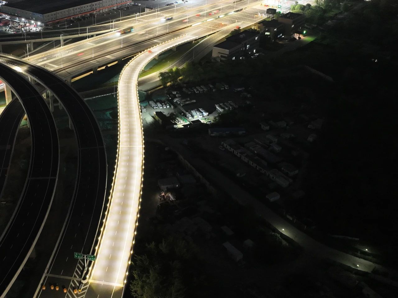 三思,創(chuàng)新,低位照明,照明技術(shù),點亮,濟(jì)南零點立交工程