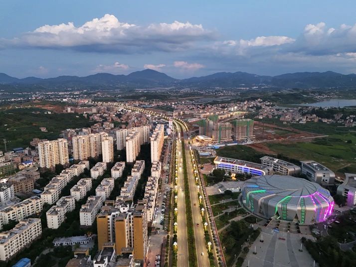 光韻魯?shù)?三思,能源,費用,托管模式,點亮,云南最美縣城