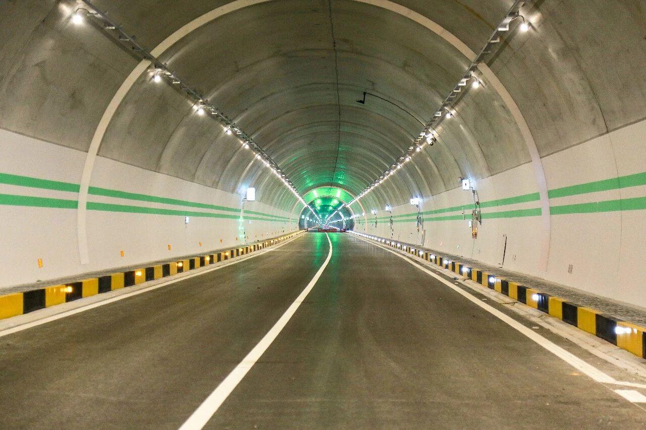 光隨車流,智護通途,隧道照明,聯動系統,開啟安全,效能